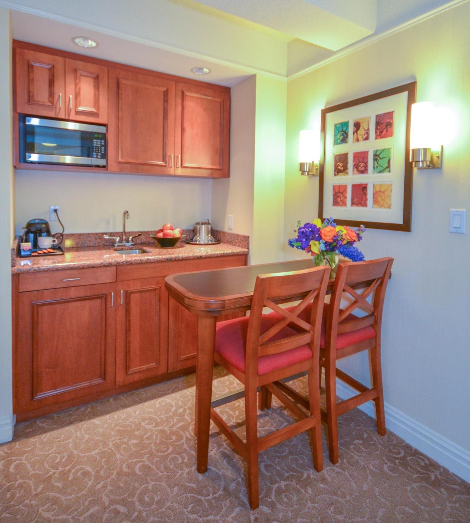 Executive Junior King Suite,704049856:JPEG
